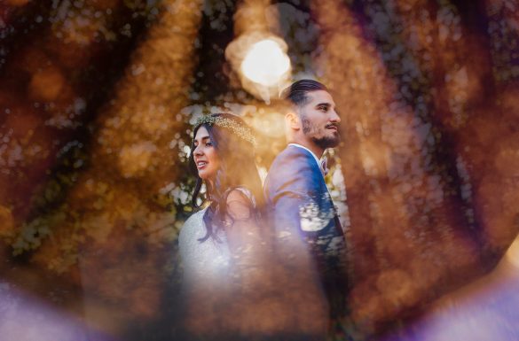 Photographe de mariage, double exposition, mariés dos à dos