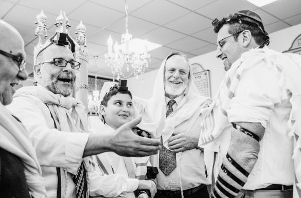 Bar Mitzvah, pose des Téfilines