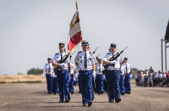 Sortie de promotion élèves gendarmes, défilé militaire