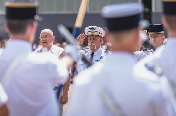 Sortie de promotion élèves gendarmes, défilé militaire